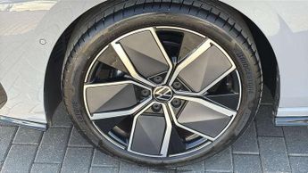 Volkswagen Golf 1.5 eTSI 150 R-Line 5dr DSG