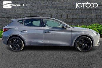 SEAT Leon 1.5 eTSI 115 FR Black Edition 5dr DSG [DAP]