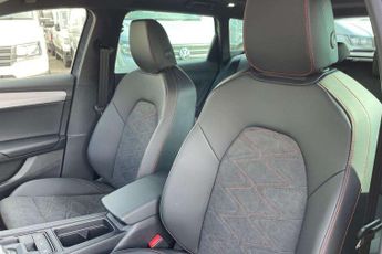 SEAT Leon 1.5 eTSI 115 FR Black Edition 5dr DSG [DAP]