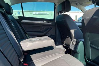 Volkswagen Passat 2.0 TDI EVO SCR SEL 4dr DSG