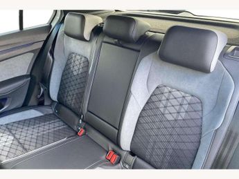 Volkswagen Golf 1.5 eTSI 150 R-Line 5dr DSG
