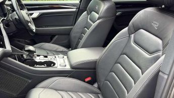 Volkswagen Touareg 3.0 V6 TSI 4Motion Black Edition 5dr Tip Auto