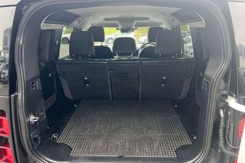 Land Rover Defender 2.0 D240 SE 110 5dr Auto