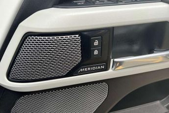 Land Rover Defender 2.0 D240 SE 110 5dr Auto