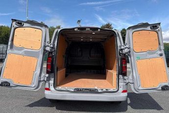 Volkswagen Transporter 2.0 TDI 150 Commerce Pro Van Auto [5 Plus]