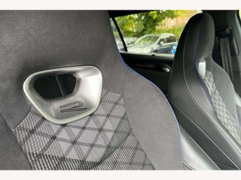 Volkswagen Passat 1.5 TSI eHybrid 272 R-Line 5dr DSG