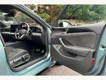 Volkswagen Passat 1.5 TSI eHybrid 272 R-Line 5dr DSG