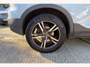 Volvo XC40 2.0 B3P Plus Dark 5dr Auto