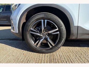Volvo XC40 2.0 B3P Plus Dark 5dr Auto