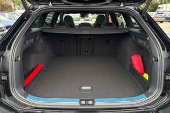 Volkswagen Passat 1.5 eTSI R-Line 5dr DSG