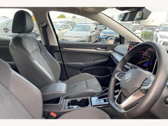 Volkswagen Golf 1.5 eTSI 150 Style 5dr DSG