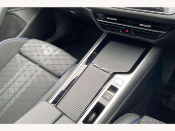 Volkswagen Passat 1.5 TSI eHybrid 272 R-Line 5dr DSG