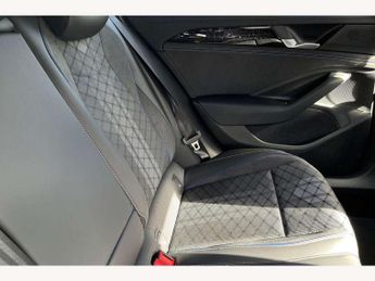 Volkswagen Passat 1.5 TSI eHybrid 272 R-Line 5dr DSG