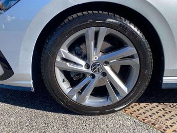 Volkswagen Golf 1.5 eTSI 150 R-Line 5dr DSG