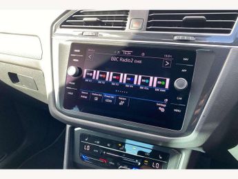 Volkswagen Tiguan 2.0 TDI R-Line 5dr DSG