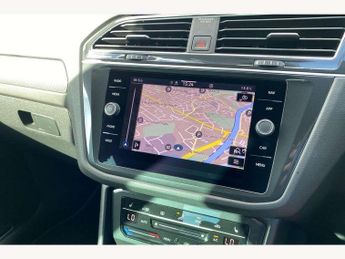 Volkswagen Tiguan 2.0 TDI R-Line 5dr DSG
