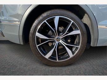 Volkswagen Tiguan 2.0 TDI R-Line 5dr DSG