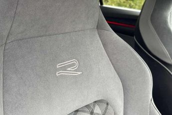 Volkswagen Golf 1.5 eTSI 150 R-Line 5dr DSG