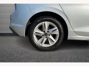 Volkswagen Golf 2.0 TDI Life 5dr DSG