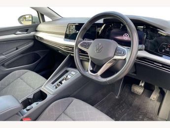 Volkswagen Golf 2.0 TDI Life 5dr DSG
