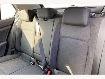 Volkswagen Golf 2.0 TDI Life 5dr DSG