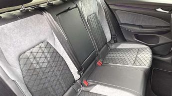 Volkswagen Golf 1.5 eTSI 150 R-Line 5dr DSG