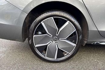 Volkswagen Passat 1.5 TSI eHybrid 272 Black Edition 5dr DSG
