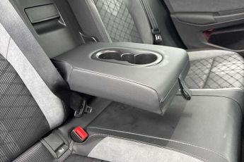 Volkswagen Golf 1.5 eTSI 150 R-Line 5dr DSG