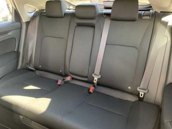 Honda CIVIC 2.0 eHEV Elegance 5dr CVT