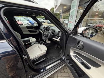 MINI COUNTRYMAN 1.5 Cooper Exclusive Premium Plus 5dr Auto