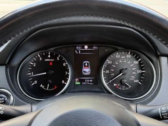 Nissan QASHQAI 1.2 DiG-T Tekna 5dr Xtronic