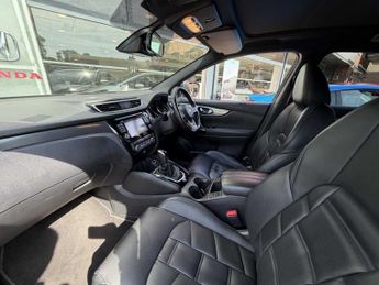 Nissan QASHQAI 1.2 DiG-T Tekna 5dr Xtronic