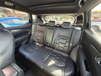 Nissan QASHQAI 1.2 DiG-T Tekna 5dr Xtronic