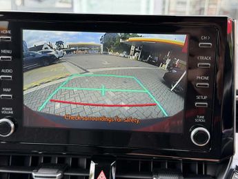 Toyota COROLLA 2.0 VVT-i Hybrid Design 5dr CVT [Panoramic Roof]