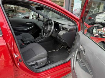 Toyota COROLLA 2.0 VVT-i Hybrid Design 5dr CVT [Panoramic Roof]