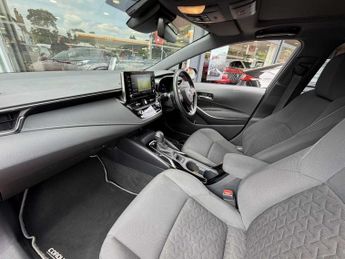 Toyota COROLLA 2.0 VVT-i Hybrid Design 5dr CVT [Panoramic Roof]