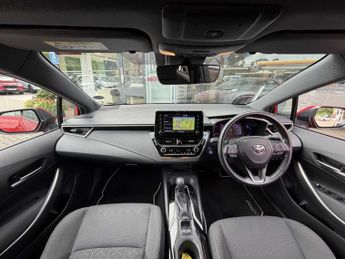 Toyota COROLLA 2.0 VVT-i Hybrid Design 5dr CVT [Panoramic Roof]