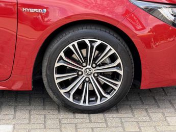 Toyota COROLLA 2.0 VVT-i Hybrid Design 5dr CVT [Panoramic Roof]