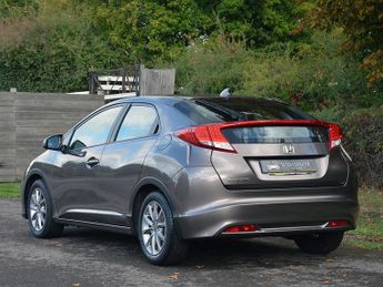 Honda Civic Civic i-VTec ES Auto