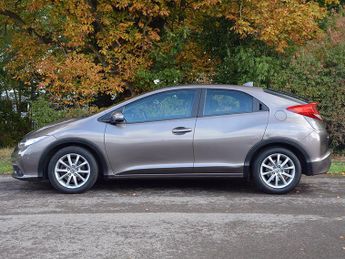 Honda Civic Civic i-VTec ES Auto