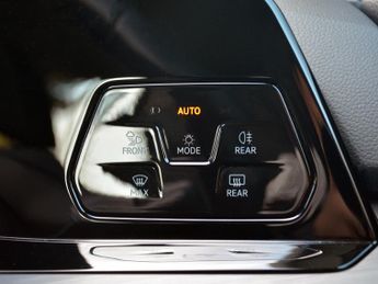 Volkswagen Golf Golf Style TSi E-Hybrid Semi-Auto
