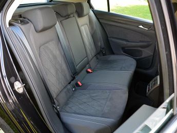 Volkswagen Golf Golf Style TSi E-Hybrid Semi-Auto