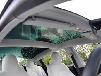 Tesla Model 3 ModeL 3 Performance AWD