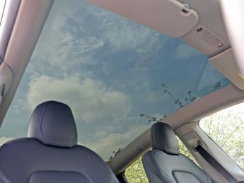 Tesla Model Y Model Y Long Range AWD