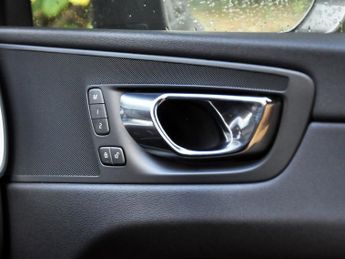 Volvo Xc60 XC60 Momentum Pro D4 AWD Auto