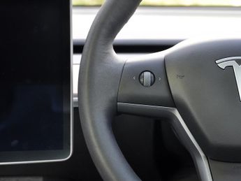 Tesla Model Y ModeL Y Long Range AWD