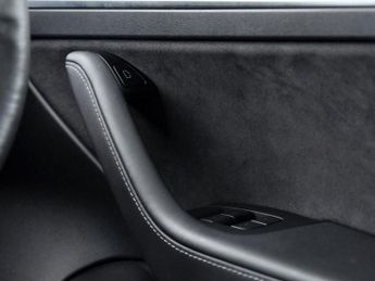 Tesla Model 3 Model 3 Standard Range +