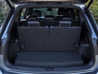 Volkswagen Tiguan Tiguan Allspace R-Line TSi Semi-Auto