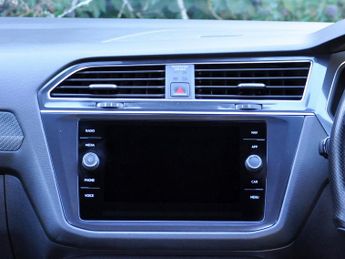 Volkswagen Tiguan Tiguan Allspace R-Line TSi Semi-Auto
