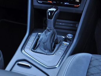 Volkswagen Tiguan Tiguan Allspace R-Line TSi Semi-Auto